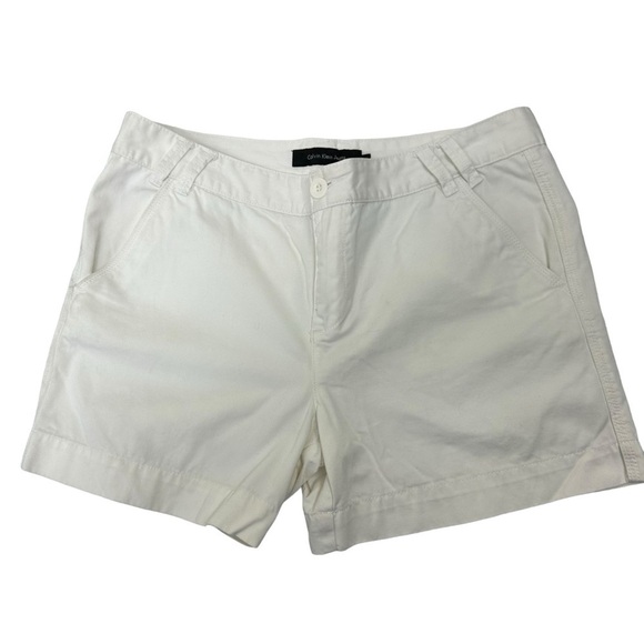 Calvin Klein Jeans White Cotton Classic Flat Front Shorts, size 14 - Picture 1 of 3